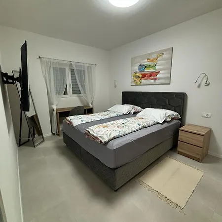 בית הארחה Lux 3*